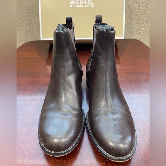 Michael Kors Thea Booties Ankle Boots Dark Chocolate Size 10 in original box - Picture 2 of 11